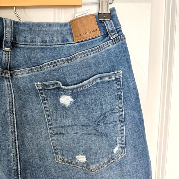 American Eagle Next Level Stretch Curvy High Rise Shorts Size 12 Unfinished Hem - Picture 7 of 7